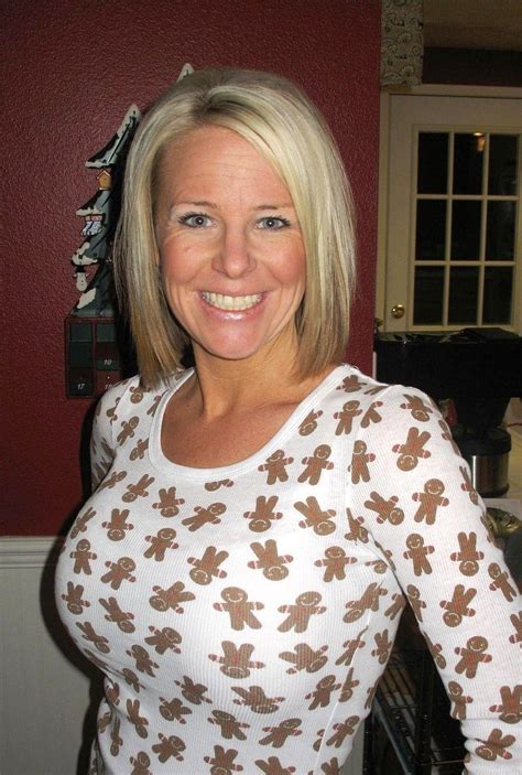 blonde milf|Blonde Milf Porn Videos